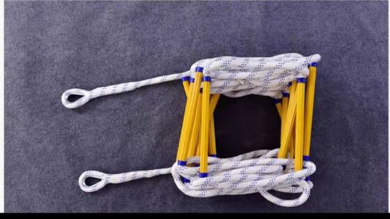 Спасательная лестница может использоваться на открытом воздухе, устойчива к влаге и коррозии